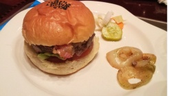 홀리크로스 매장 이미지