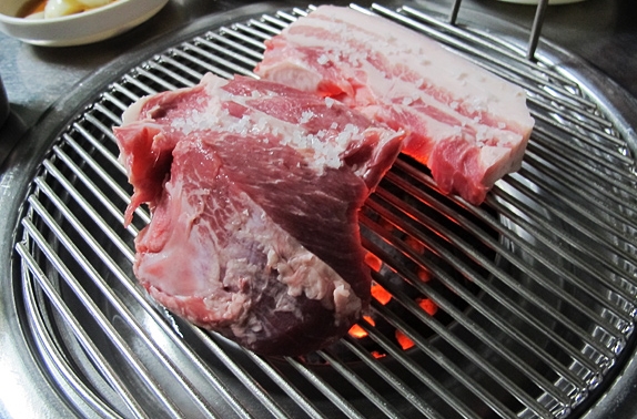 돈사돈 매장 이미지