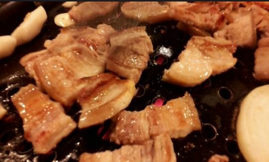 놀러오는 정육식당 매장 이미지
