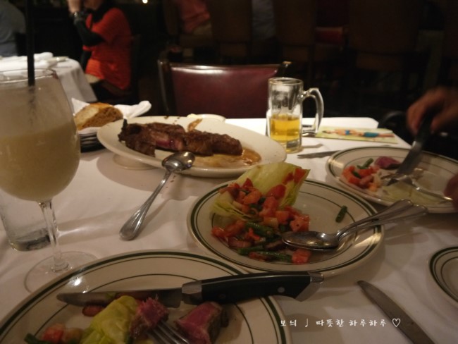 Wolfgang's Steakhouse (울프강스 스테이크하우스) 매장 이미지