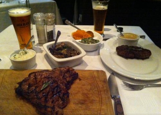 Hussar Grill Greenpoint  매장 이미지