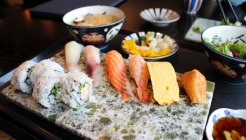 초승달 매장 이미지