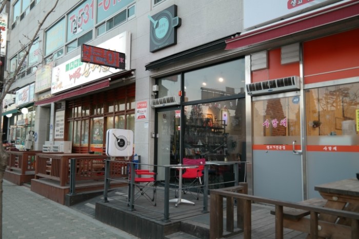 CAFE1373 매장 이미지
