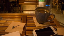 머뭄 매장 이미지