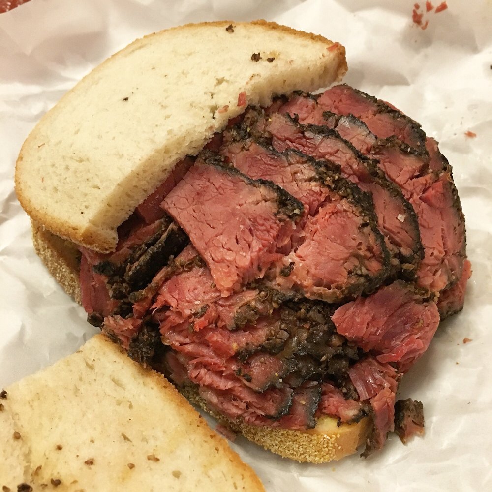 Katzs Delicatessen 매장 이미지