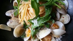 플라잉팬 매장 이미지