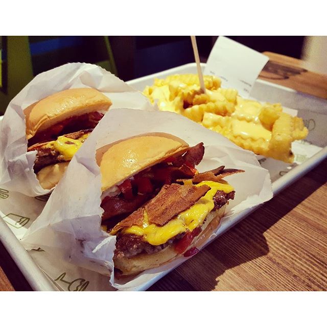 Shake Shack 쉑쉑버거 매장 이미지