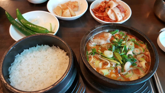 능서돼지국밥 매장 이미지