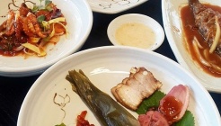 필녀의 한정식 매장 이미지