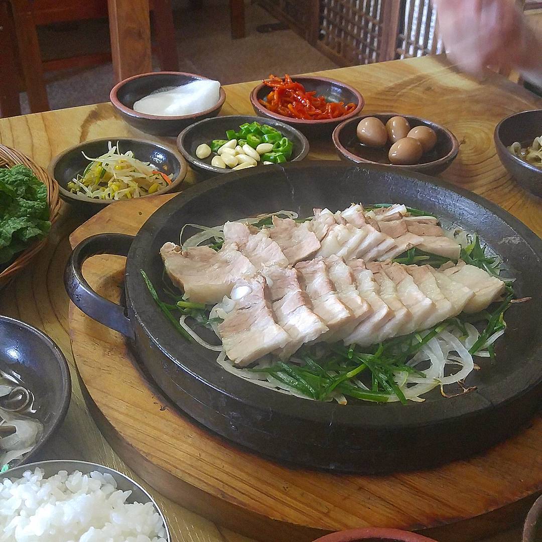 착한보쌈 매장 이미지