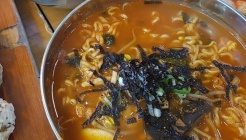 빨간세상 라면학교 매장 이미지