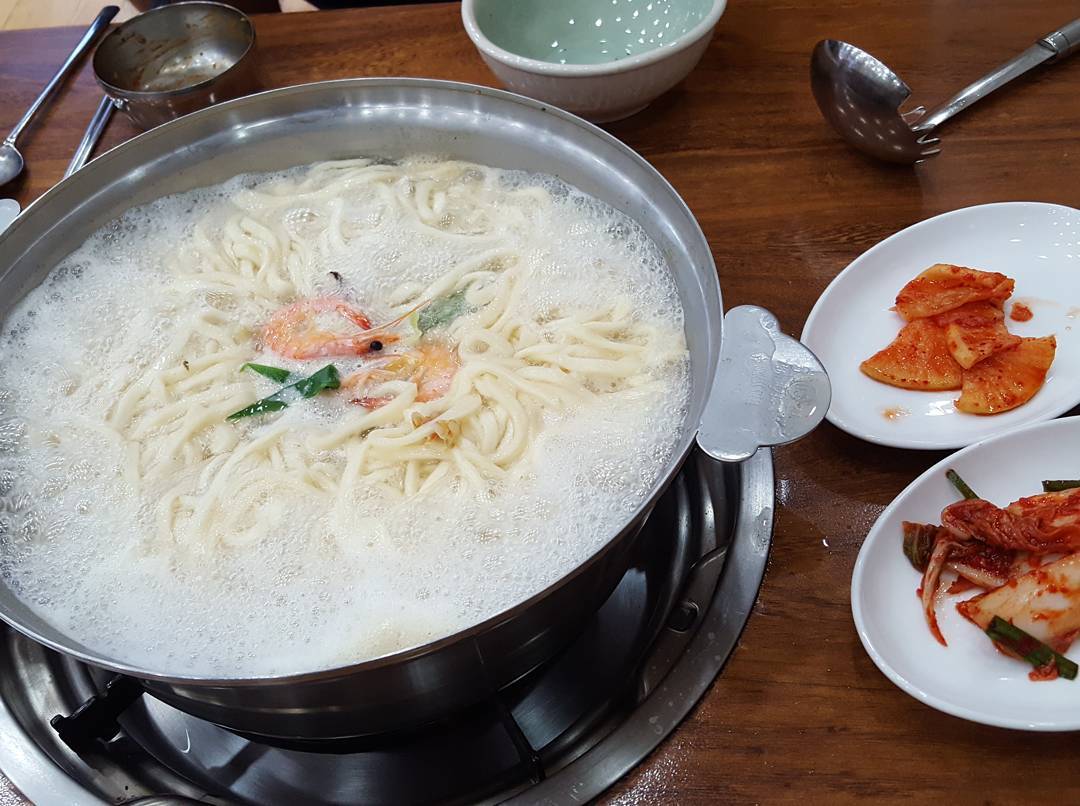 서포칼국수 매장 이미지