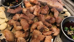 놀란돼지 매장 이미지