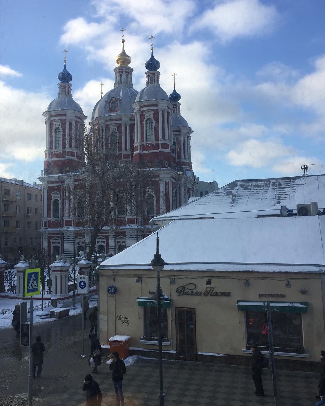 Джон Джоли 매장 이미지