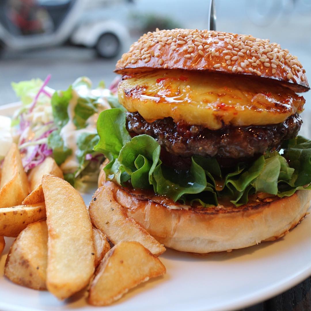 WAVES BURGER 매장 이미지