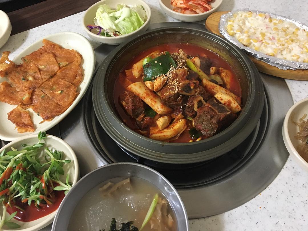 오솔길 매장 이미지