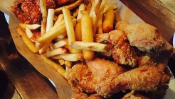 농부치킨 매장 이미지