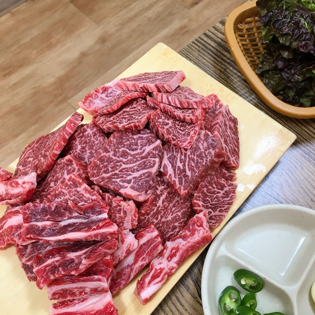 진고개 참나무숯불갈비  매장 이미지