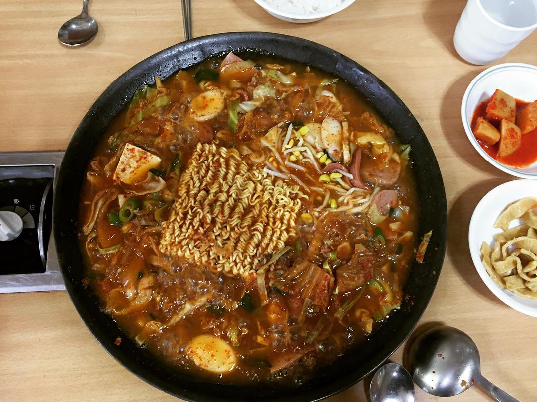 두꺼비부대찌개 매장 이미지