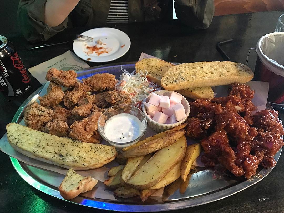 Monster Chicken 매장 이미지