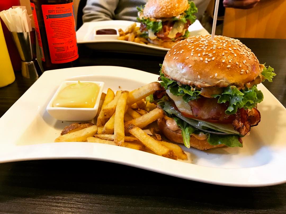 웨이브 버거스 앤 모어 (Wave burgers) 매장 이미지