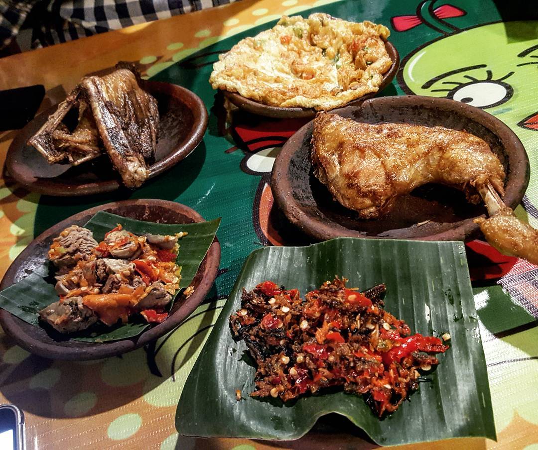 와룽 스페셜 삼발 (Warung Spesial Sambal) 매장 이미지