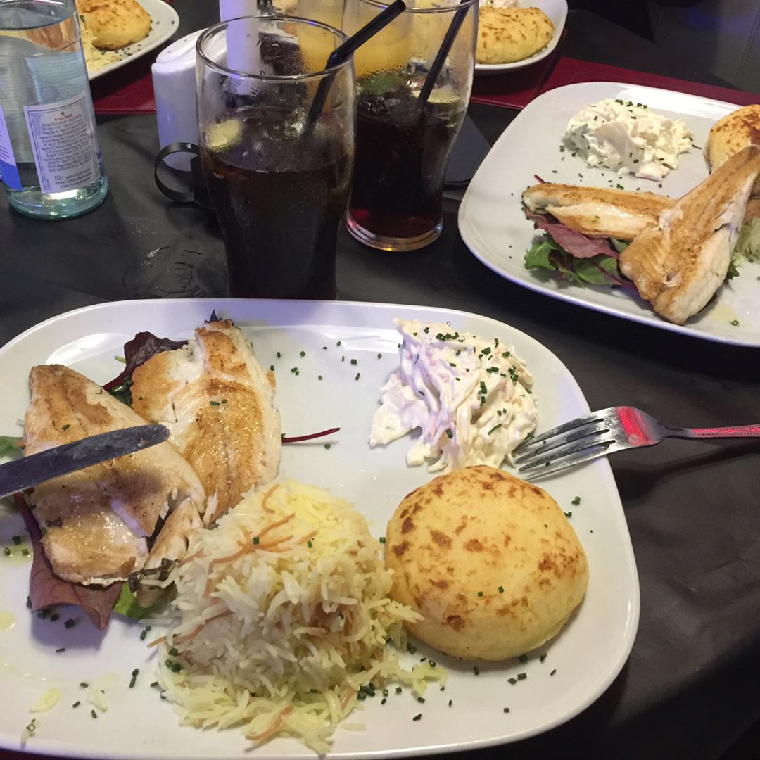 맨하탄 바 앤 그릴 (Manhattan Bar and Grill) 매장 이미지