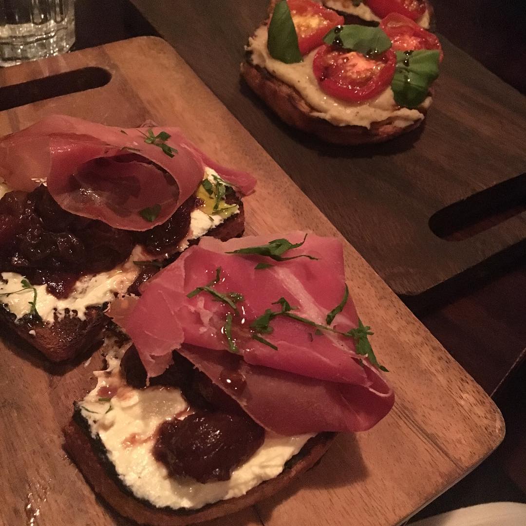 찰리 노블 잇에리 앤 바 (Charley Noble Eatery & Bar) 매장 이미지