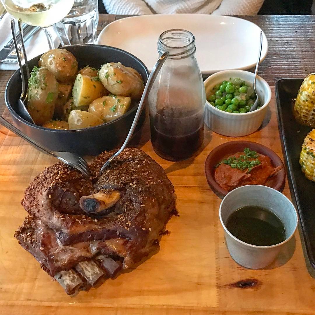 퍼밍버드 잇에리 앤 바 (Hummingbird Eatery & Bar) 매장 이미지