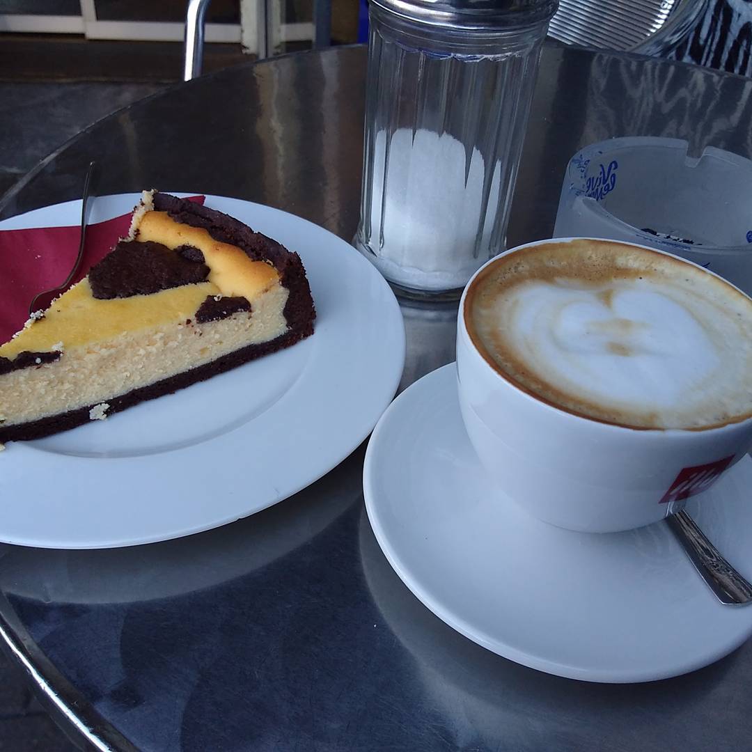 P11 (P11 Café Bar) 매장 이미지