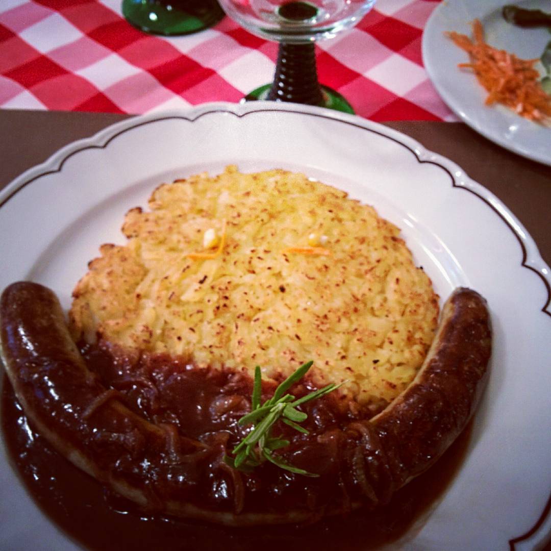 스타드켈러 (Stadtkeller Swiss Folklore Restaurant) 매장 이미지