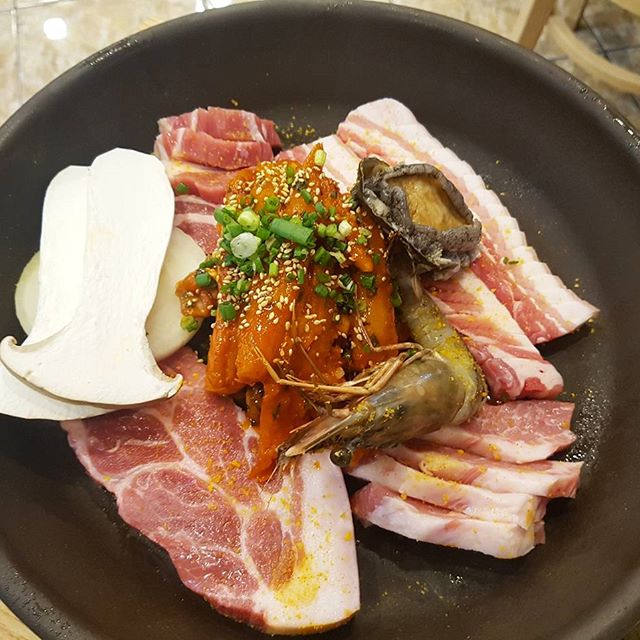 커큐민흑돼지 매장 이미지