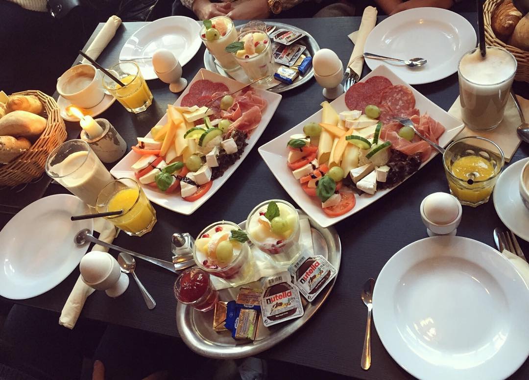 나이바우 (Cafe & Bar Neubau) 매장 이미지