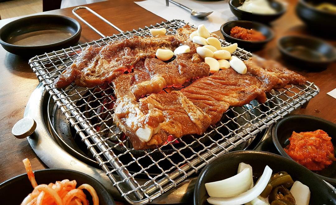 명동돼지한마리 매장 이미지