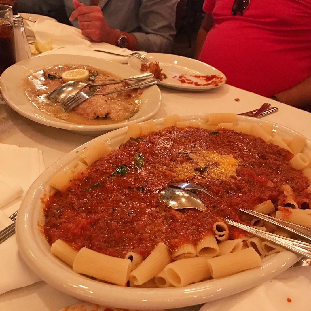 칼마인스 (Carmine's) 매장 이미지
