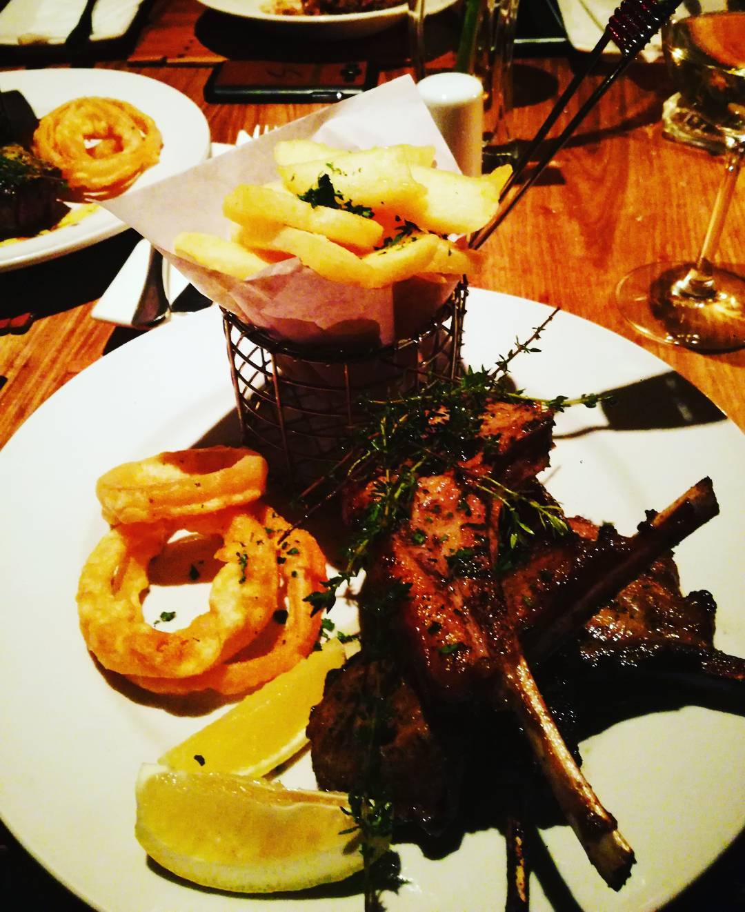 아반티 레스토랑 (Avanti Restaurant) 매장 이미지