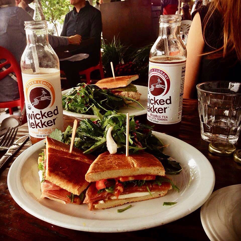 Savoy Cafe & Deli 매장 이미지
