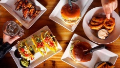 El Furniture Warehouse 매장 이미지