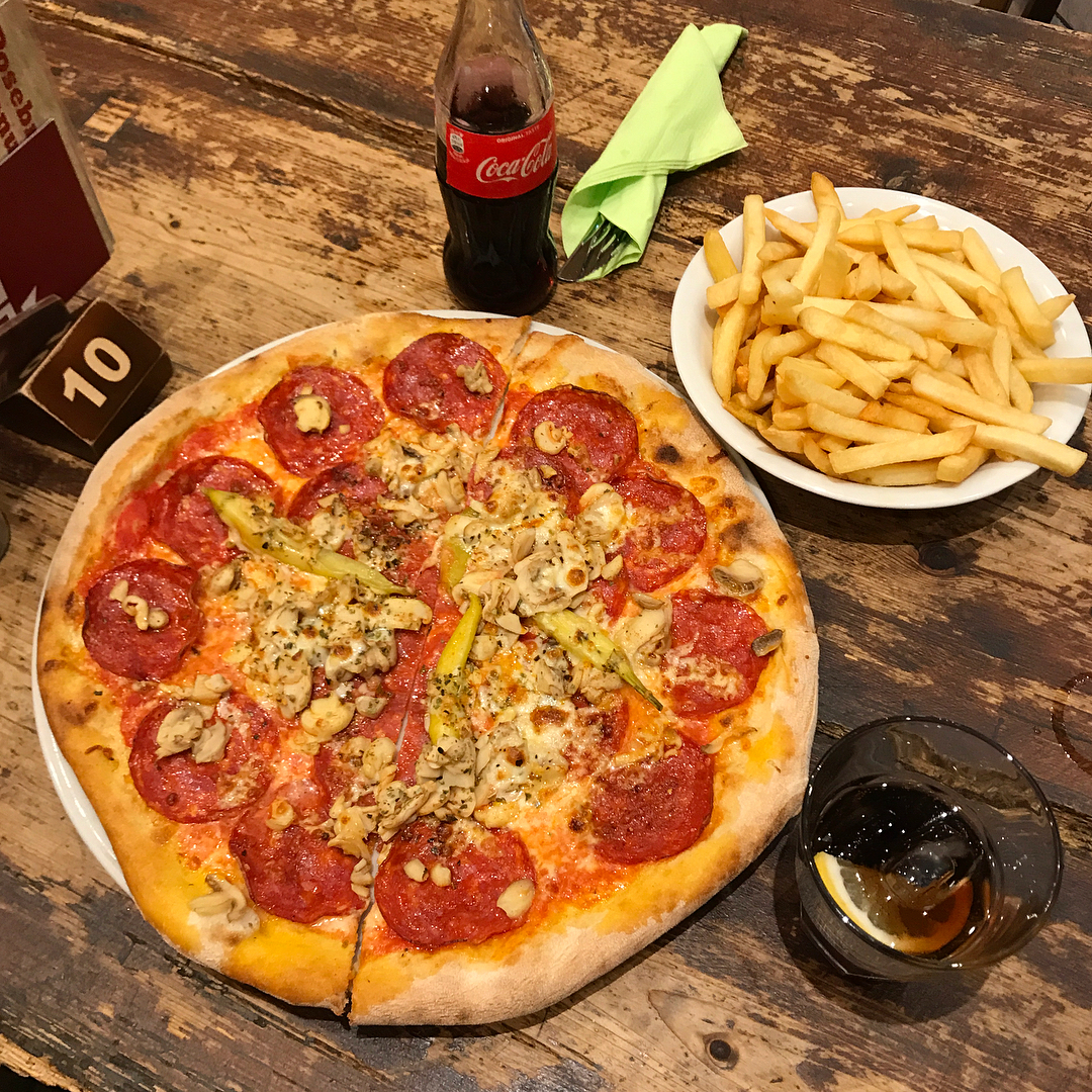 피자리아 러스티카 (Pizzeria Rustika) 매장 이미지