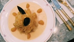 슈토라우스 (シュトラウス) 매장 이미지