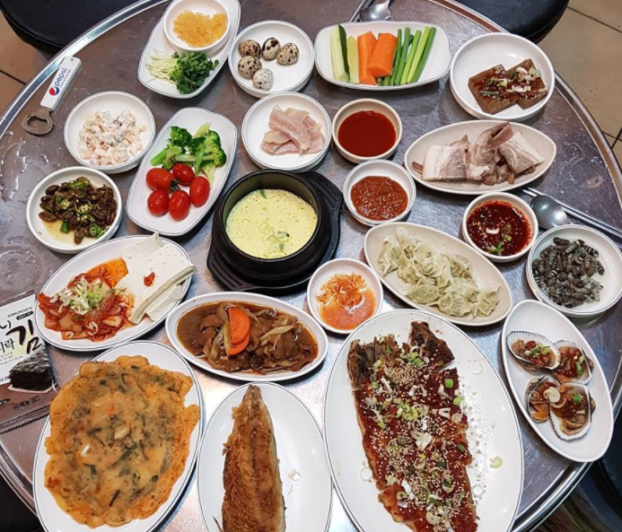 장군집 매장 이미지