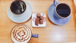 바이핸커피 매장 이미지