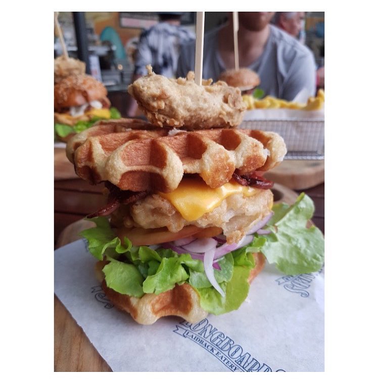 Longboards Laidback Eatery & Bar 매장 이미지