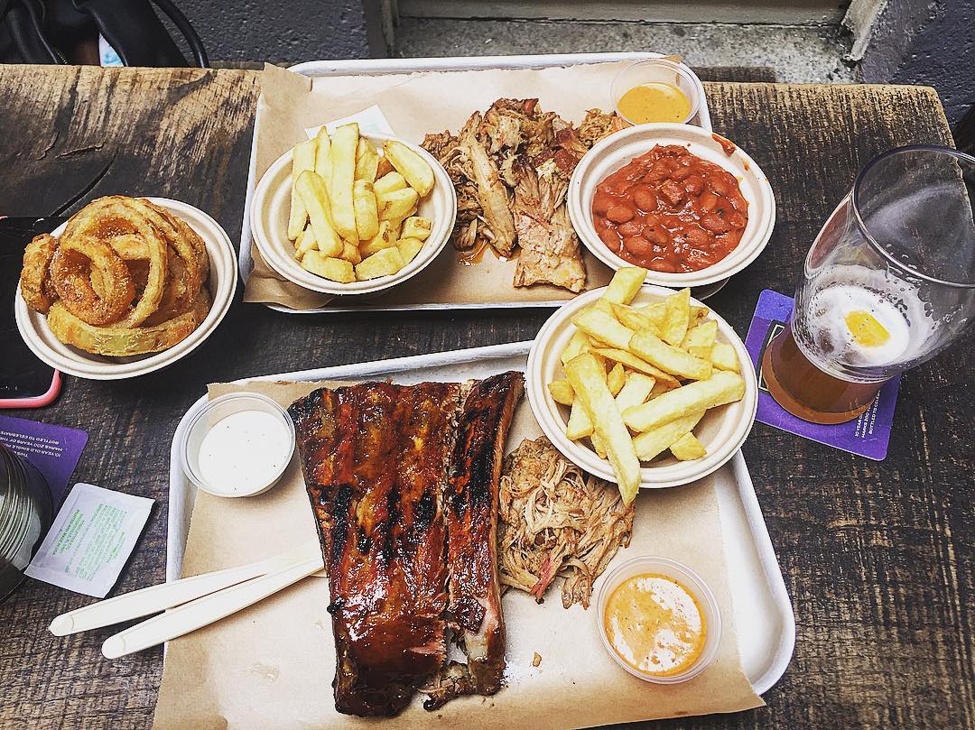 Bison Bar & BBQ 매장 이미지
