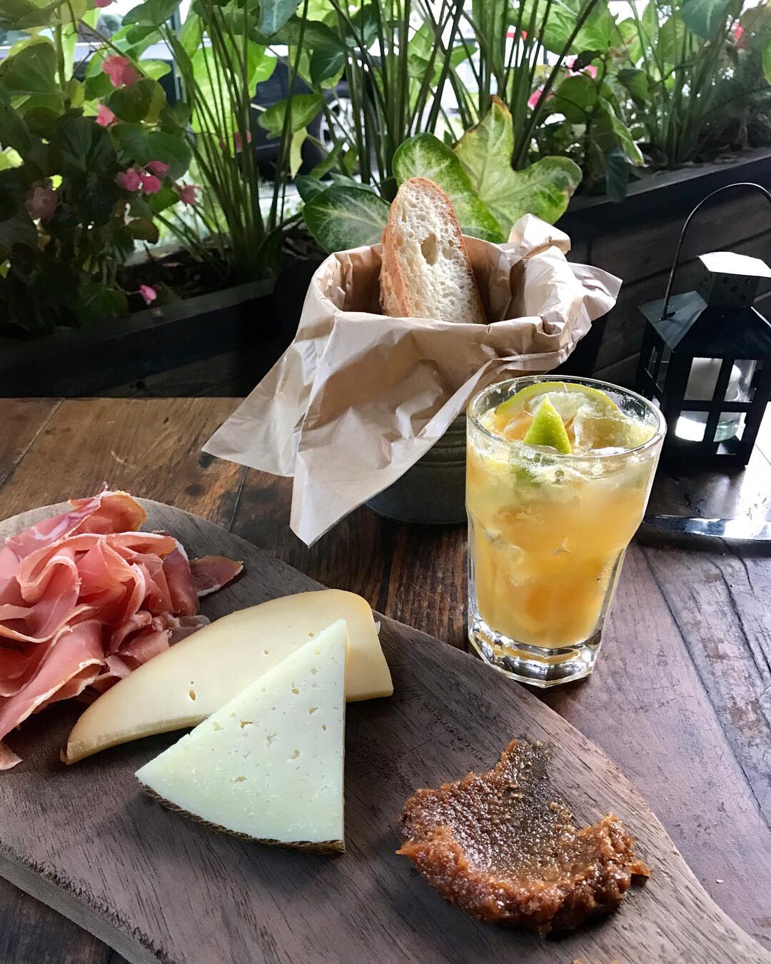 Barcelona Wine Bar Inman Park 매장 이미지