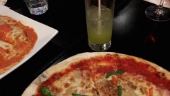 Johnny Farina Restaurant 매장 이미지