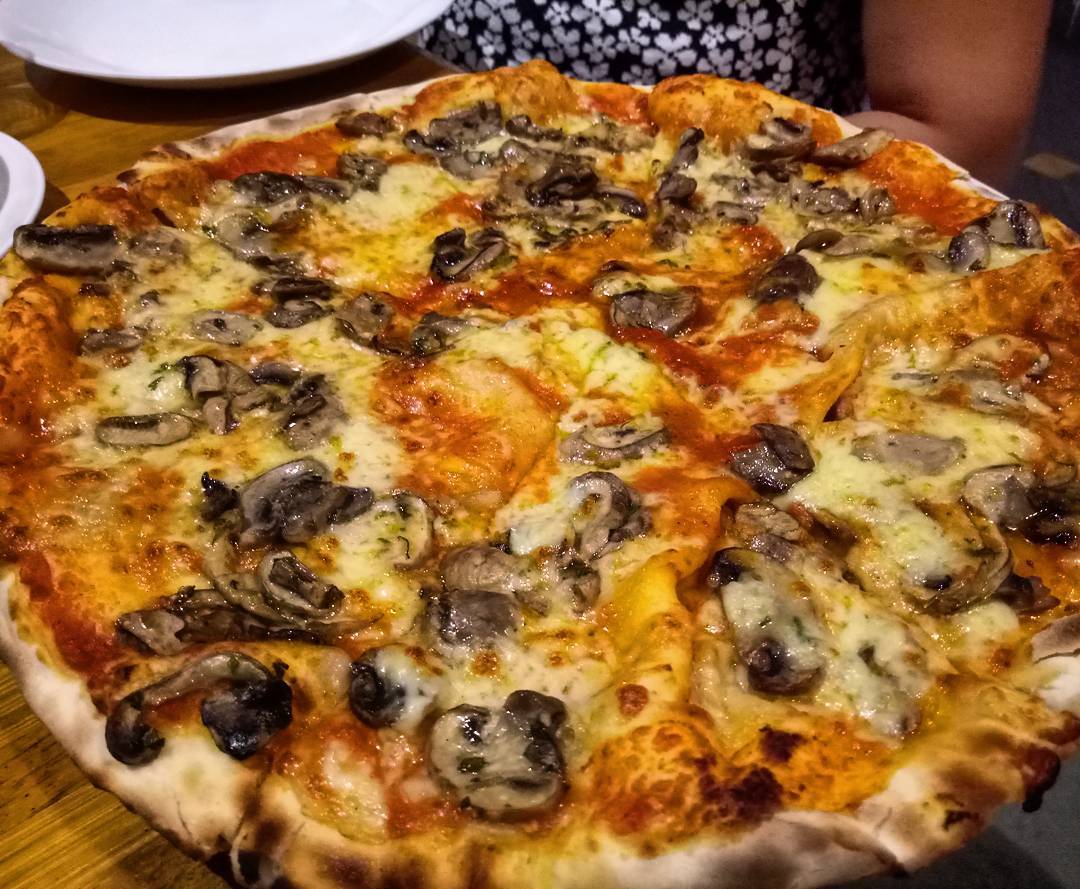 Fire And Ice Pizzeria 매장 이미지