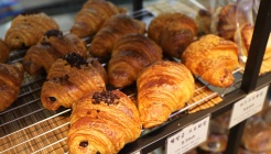 욥 매장 이미지