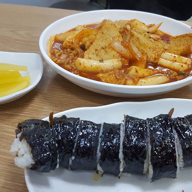 모퉁이집 매장 이미지