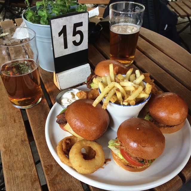 The Turf Tavern 매장 이미지